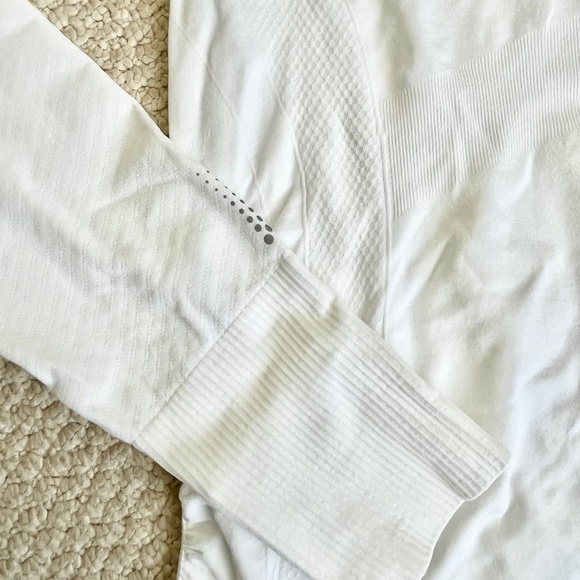 Athleta In Motion Shirt, Medium - Picture 4 of 7